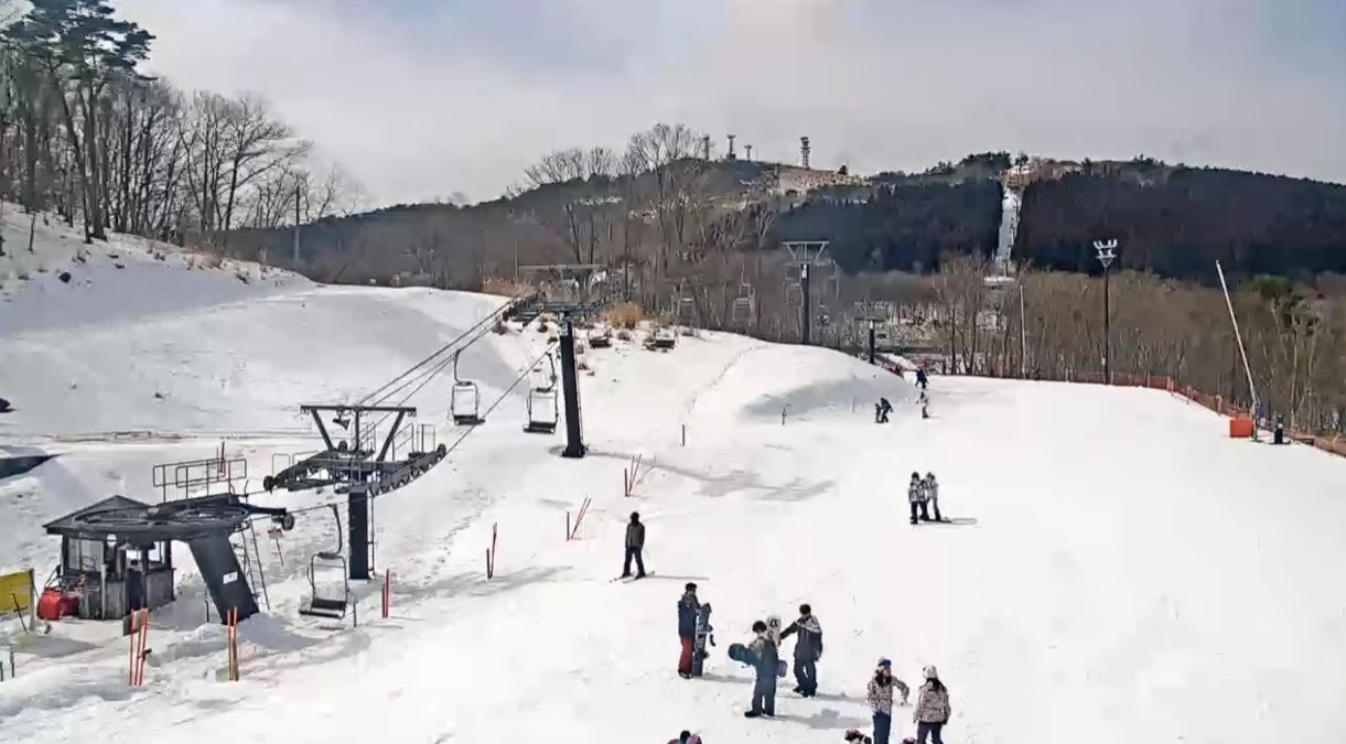 Mineyama Kogen Resort White Peak Slope Live Camera (kamioda, Kamikawa 