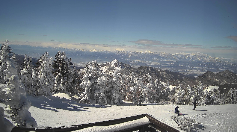 Yokote Summit Hutte